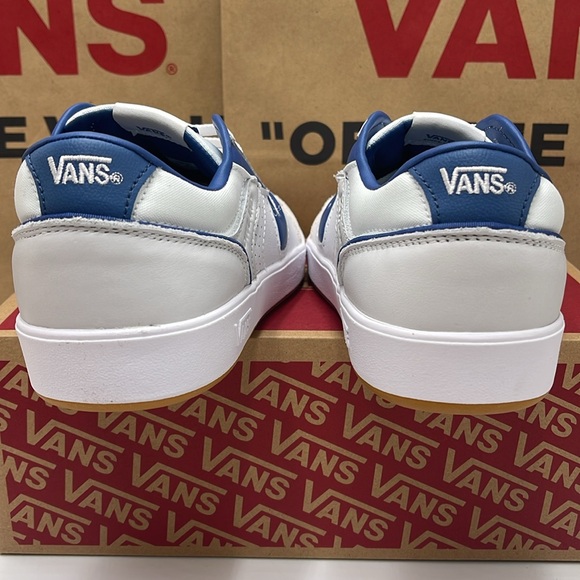 Vans Men’s Lowland Cc Jmp R
Court Navy/White
VN0007P2NAV
Sneakers - Picture 13 of 16